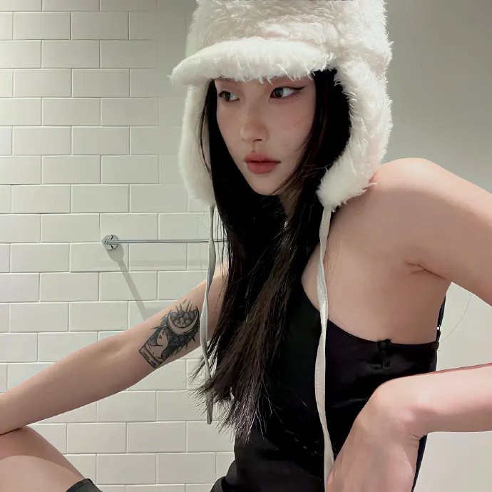 龙纹身的女鬼入镜